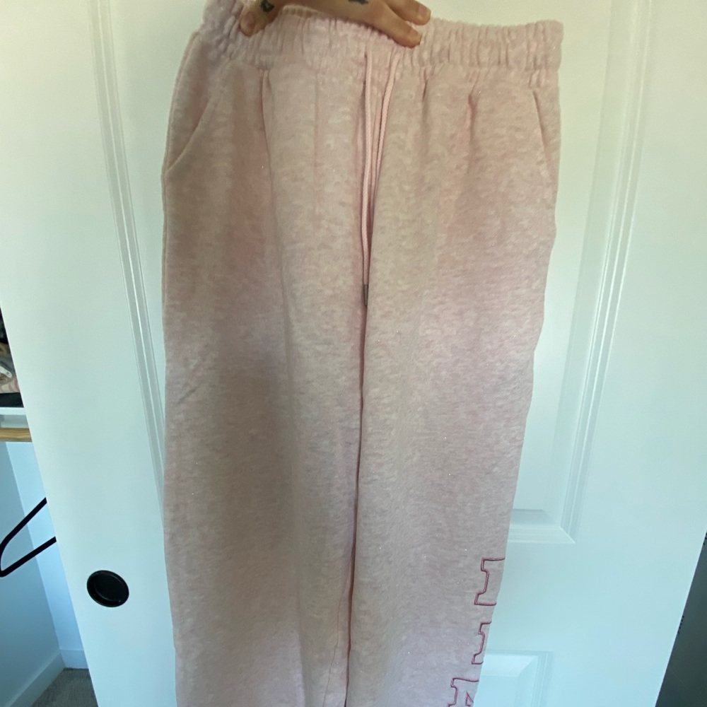 VS pink sweatpants